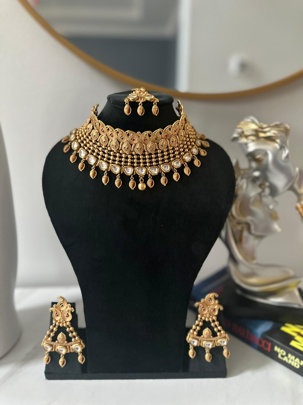 Antique Gold Look Heavy Choker Set with Maangtika